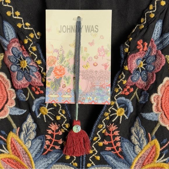Johnny Was Linen Tiwa Embroidered Peasant Black Blouse Size L NWT - Picture 7 of 9